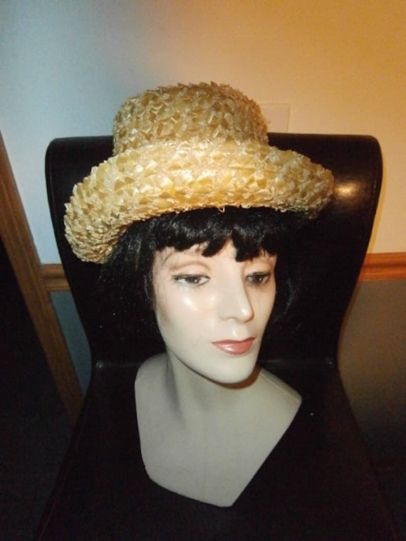 Women's Hat ~ Natural color Raffia Women's Vintage