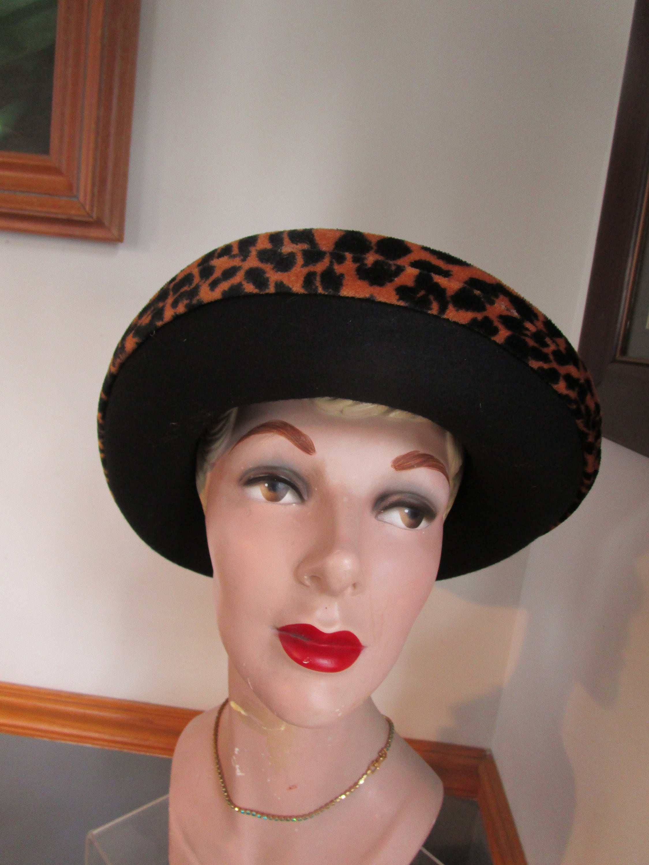 Vintage Black Hat With Brown & Black Leopard Print Trim 