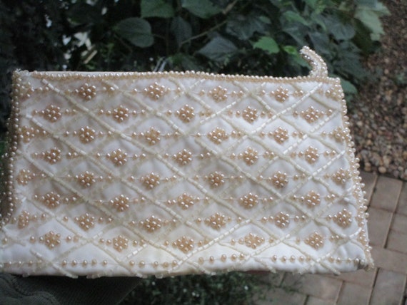 1950's Vintage La Regale Beaded Evening Ivory Clu… - image 1