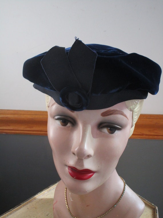 Woman's Royal Blue Union Made Vintage Hat Beret S… - image 6