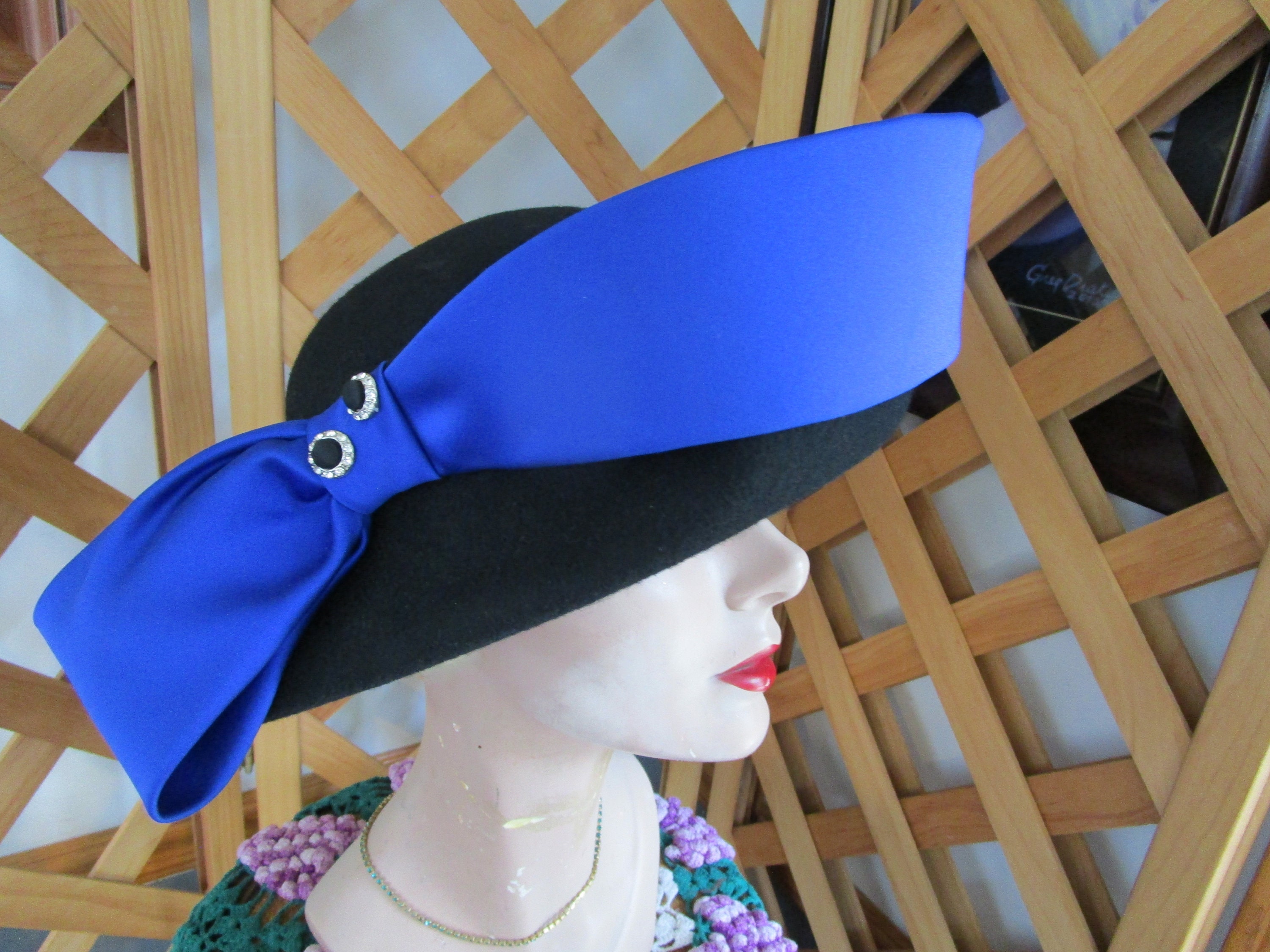 Jezebel Women display picture 2