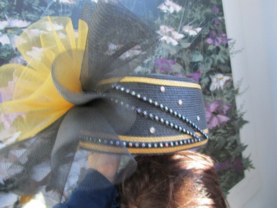 Classic Vintage Hat 1980’s Black & Gold with  Tul… - image 5