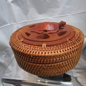 Vintage Indonesia Lombok Wood Rattan Hand Carved Turtle Lidded Basket