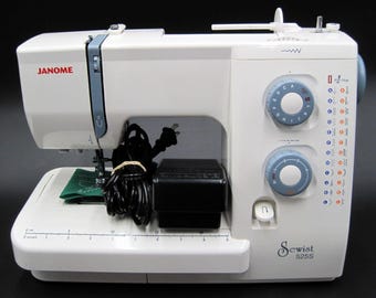 JANOME Sewist 525S Sewing Machine~With Cover & Foot Control JUST Serviced