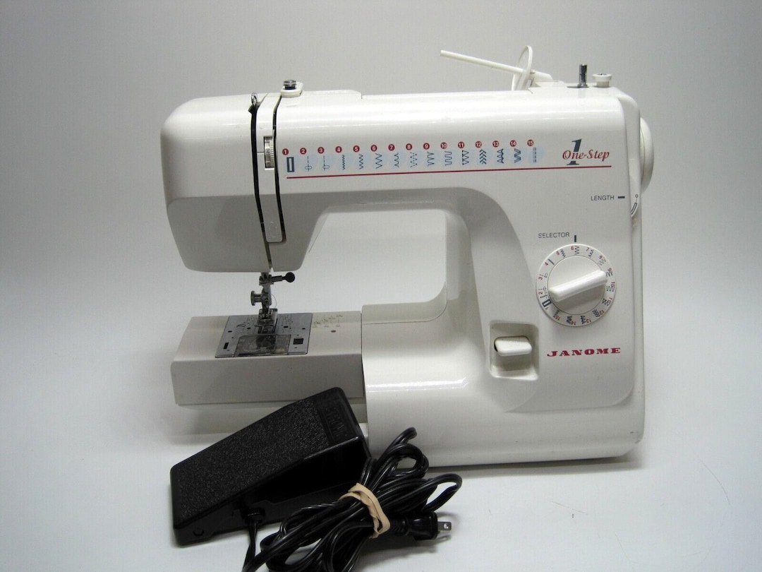 Janome Model 659 Japanese Electronic Sewing Machine *TESTED