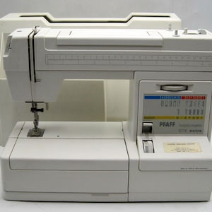 Pfaff Hobbymatic 875 Sewing Machine - Tested W/Case
