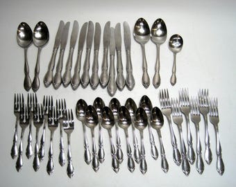 Oneida Community SATIN CHATELAINE Stainless Flatware Set - Betty Crocker, Used Great Condition 12 thumbnail image