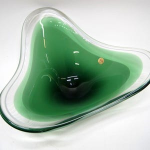 Flygsfors Coquille Green and White Art Glass Bowl Swedish Paul Kedelv 12&quot;
