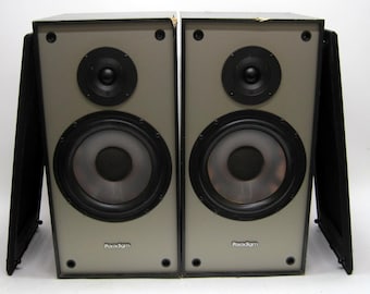 Paradigm 3SE Audiophile Bookshelf Speakers. 8" Woofer with Dome Tweeter, 6 Ohms