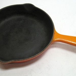 Le Creuset Made in France Cast Iron Skillet Frying Pan #16 Flame Orange