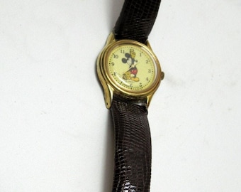 Vintage Lorus Disney Mickey Mouse Watch V515-6080 Quartz Watch