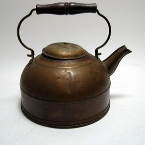 Paul Revere Copper Kettle Vintage Tea Pot Revere Ware Wood Handle Rome NY 7”