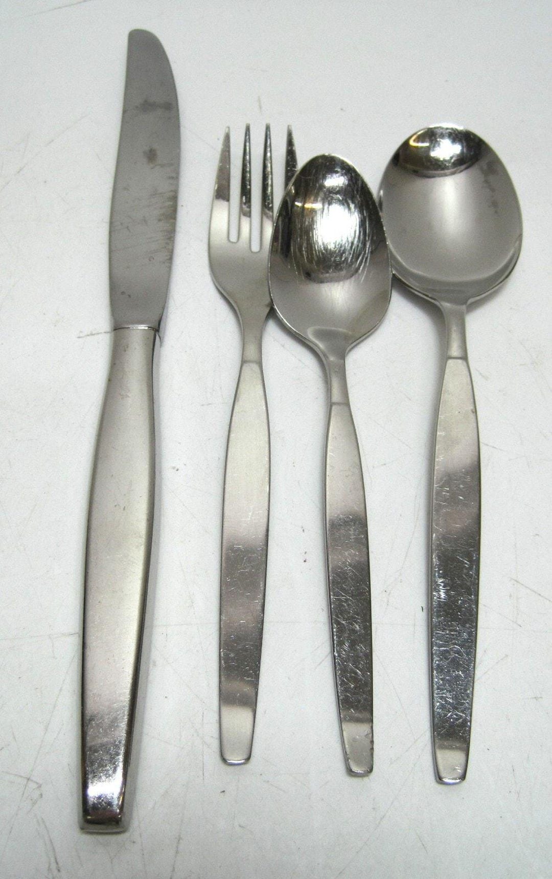 Set of 4 FROSTFIRE Oneida Community Stainless 18/8 Spoons Fork