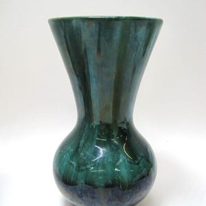 Vintage Blue Mountain Pottery Drip Glaze Vase Green 8.75&quot;