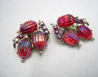 Signed Pegasus Coro Ruby Red Iridescent AB Melon Ribbed Glass Earrings