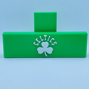 NBA Boston Celtics Sportkartenständer für abgestufte und nicht abgestufte Karten Sportkarten Spielkarten Comics Magazine Kundenspezifischer 3D-Druck