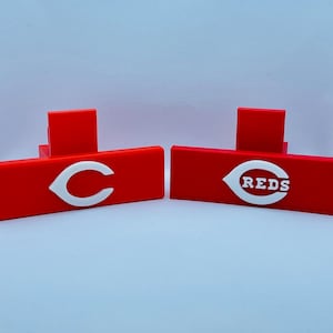 MLB Cincinnati Reds Sportkartenständer Passend für abgestufte und nicht abgestufte Karten Sportkarten Gaming Cards Comics Magazines Custom 3D gedruckt