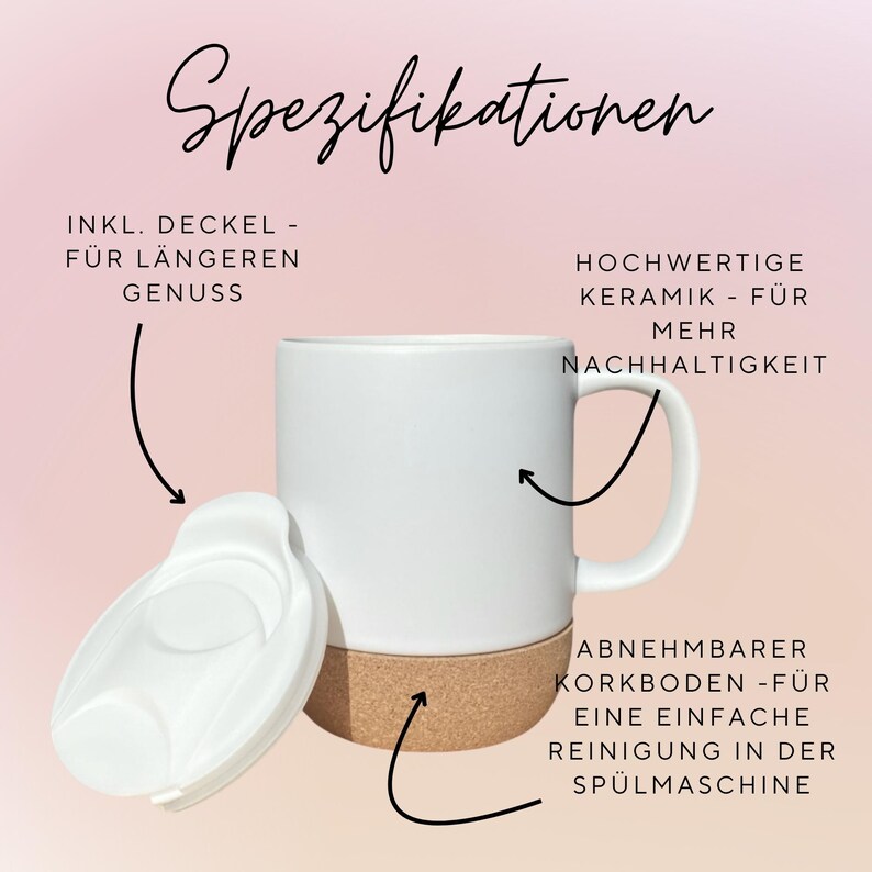 May include: A white ceramic mug with a handle and a removable cork base, accompanied by a white lid. The image includes the text "Spezifikationen", "INKL. DECKEL - F&Uuml;R L&Auml;NGEREN GENUSS", "HOCHWERTIGE KERAMIK - F&Uuml;R MEHR NACHHALTIGKEIT", and "ABNEHMBARER KORKBODEN - F&Uuml;R EINE EINFACHE REINIGUNG IN DER SP&Uuml;LMASCHINE".