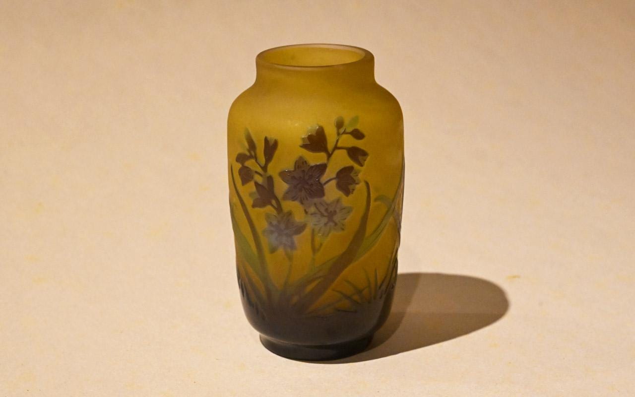 珍しいGallé調植物モチーフ イエローベース花瓶 Galle vase - Etsy 日本