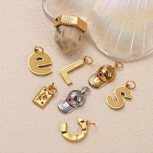 charms lettres en plaqué or 18 carats | Pendentifs initiales S E L | Breloque coeur casquette de baseball, carte de tarot lune en pierre marbrée, Accessoires pour fabrication de bijoux DIY