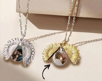 Collana con medaglione portafoto personalizzato a forma di girasole per la mamma, ricordo personalizzato con incisione, collana con medaglione commemorativo con foto, regalo di Natale per lei