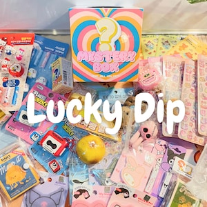 Kawaii Lucky Dip-capsule | Leuke Japanse en Koreaanse briefpapierverrassing | Sanrio, stickers, memoblokken, sleutelhangers en meer | Willekeurige verrassing