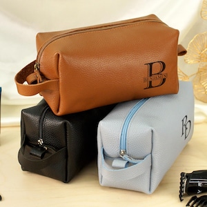 Leather Dopp Kit Monogrammed, Men&#39;s Leather Toiltery Bag Personalized, Engraved Wash Bag for Football Players, Gifts for Him, Christmas Gift