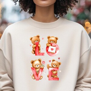 Osos celebrando el amor con letras rojas - Camiseta de oso para el día de San Valentín - Linda camiseta de osos enamorados - Regalo romántico - Camiseta romántica a juego para parejas
