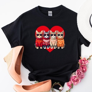 Gatos celebrando el amor con gafas de sol - Camiseta de gato para el día de San Valentín - Camiseta de gatos adorables - Regalo romántico - Camiseta romántica para parejas - Regalo para amantes de los gatos