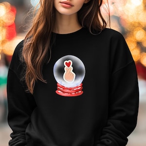 Camiseta con dedo coreano en globo de nieve, camiseta navideña de Kpop, camiseta para amantes del Kpop, moda coreana, regalo para ella, camiseta de cómic de Corea