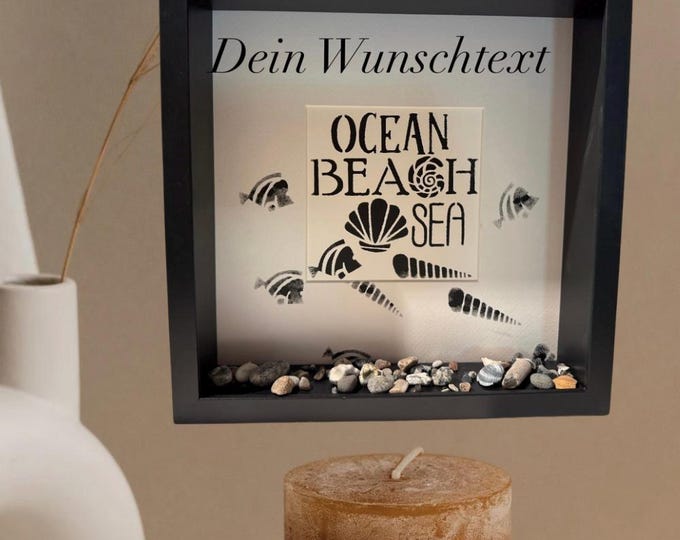 Maritime decoration hand-painted with beach finds from the Baltic Sea and driftwood from the North Sea. Gift for lovers of the sea.