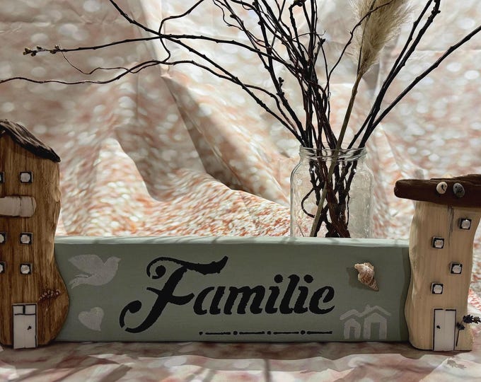 Maritimes Schild zum Vatertag mit der Familie mit Nordsee Treibholz Holzhäuser und Ostsee Strandfunde personalisierte  Wanddeko.