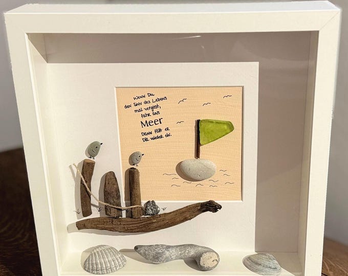 Personalisierte Geschenke Strandliebe als Steinbild mit maritime Deko. Ein Strand Bild als Steinbild mit Meer. Süßes Geschenk für Freunde.