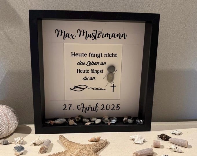 Geschenke zur Konfirmation personalisiert im Rahmen 27cm schwarz  mit Strandfunde der dänischen Küste. Konfirmation Glückwünsche - Handmade