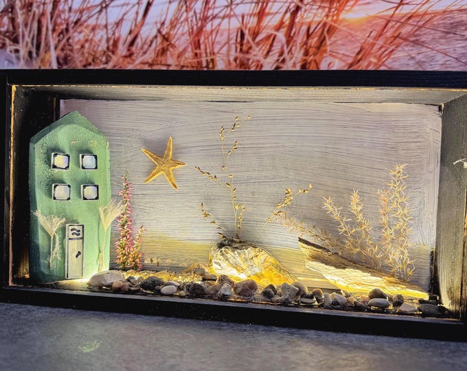 Maritime wooden house, cottage, or cottage in a 3D frame with lighting for Father's Day featuring beach finds. USB port. Baltic and North Sea decorations.