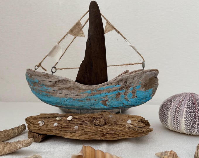 Treibholz Deko als Tischdekoration. Ein Boot aus Treibholz als maritime Deko. Eine Nordsee Deko als Geschenk für Freundin o. Lieblingsmensch