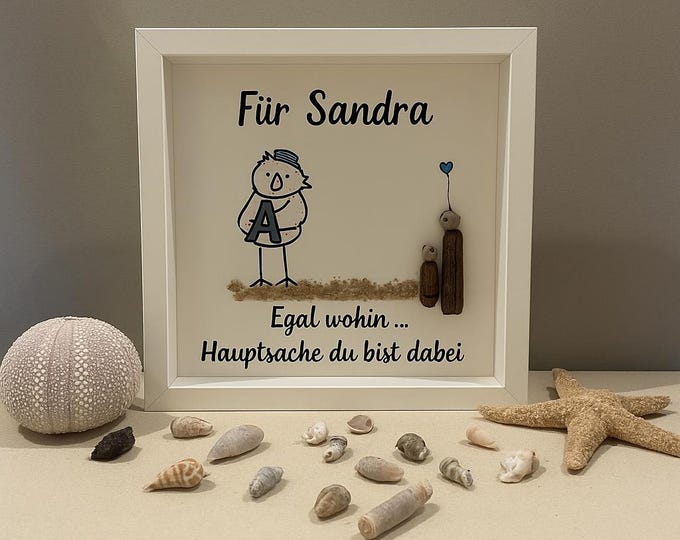 Steinbilder mit Sprüchen, personalisierter Bilderrahmen 27cm weiß als maritime Deko mit lustige Möwe und Treibholz der dänischen Küste