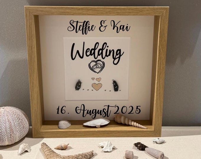Personalisiertes Steinbild zur Hochzeit handgemalt 27cm Eiche, mit Strandfunde der dänischen Küste. Hochzeit personalisiert - Handmade