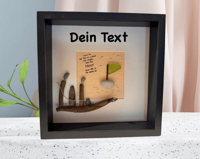 Personalisierte Geschenke Strandliebe als Steinbild mit maritime Deko. Ein Strand Bild als Steinbild mit Meer. Süßes Geschenk für Freunde.