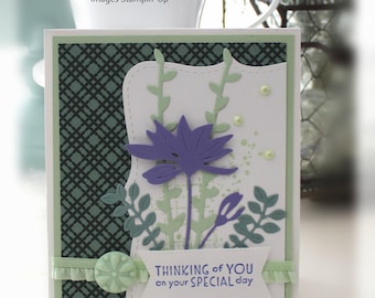 Tarjeta de cumpleaños: Pensando en ti en tu día especial