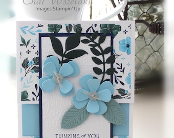 Tarjeta de cumpleaños: Pensando en ti en tu día especial.