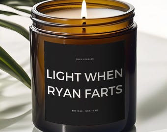 Bougie de soja Light When Name Farts personnalisée | Bougies entièrement naturelles coulées à la main | Saint Valentin drôle unique | Cadeau pour mari
