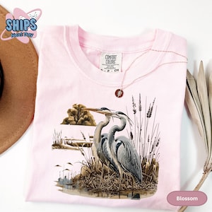 Vintage Heron T-Shirt, Great Blue Heron Nature Tee,  Retro Style Design, Nature Lover Heron Tee, Retro Heron Shirt, Bird Lover T-shirt