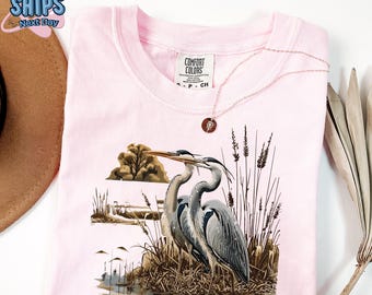 Vintage Heron T-Shirt, Great Blue Heron Nature Tee,  Retro Style Design, Nature Lover Heron Tee, Retro Heron Shirt, Bird Lover T-shirt