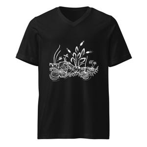 Florida Short Sleeve V-Neck T-Shirt, Bayo Shirt, Florida Gifts, Florida Gator Shirt, Alligator Shirt