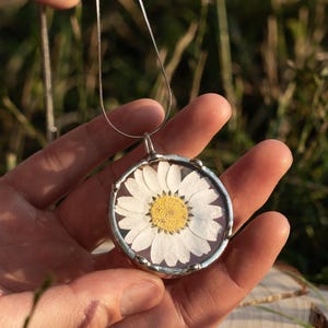Daisy Necklace Stained Glass Ornament Birthflower Gift Custom Stained Glass Flower Art Birth Flower Jewelry Gifts For Mothers