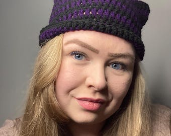 Gorro con orejas de gato a rayas moradas y negras