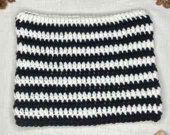 Gorro con orejas de gato a rayas blancas y negras