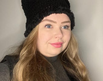 Gorro con orejas de gato negras y pelo negro