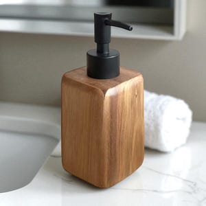 Handmade Liquid Soap Dispenser – Refillable Bathroom & Kitchen Pump Bottle – Minimalist Sink Decor